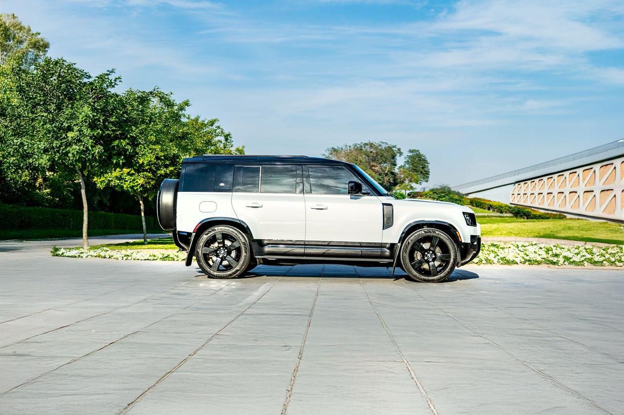 Land Rover Defender 110